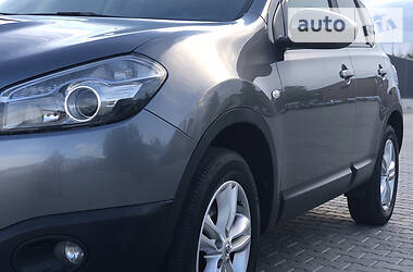 Позашляховик / Кросовер Nissan Qashqai 2013 в 