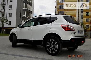 Позашляховик / Кросовер Nissan Qashqai 2014 в 