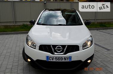 Позашляховик / Кросовер Nissan Qashqai 2014 в 