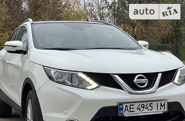 Внедорожник / Кроссовер Nissan Qashqai 2015 в Кривом Роге