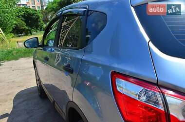 Внедорожник / Кроссовер Nissan Qashqai 2010 в 