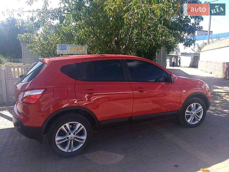 Внедорожник / Кроссовер Nissan Qashqai 2013 в Черновцах