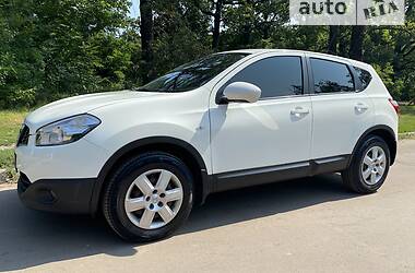 Позашляховик / Кросовер Nissan Qashqai 2012 в Києві