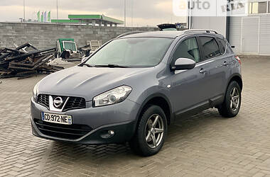 Позашляховик / Кросовер Nissan Qashqai 2010 в Рівному