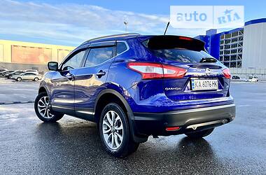 Внедорожник / Кроссовер Nissan Qashqai 2014 в 