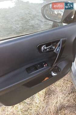 Внедорожник / Кроссовер Nissan Qashqai 2008 в Черновцах