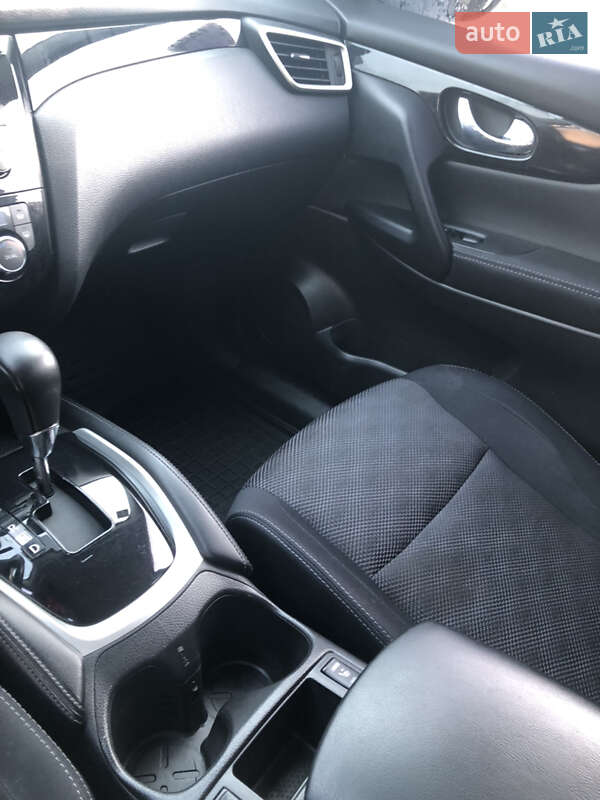 Внедорожник / Кроссовер Nissan Qashqai 2015 в Киеве