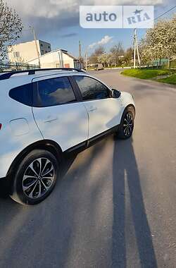 Внедорожник / Кроссовер Nissan Qashqai 2013 в Балте
