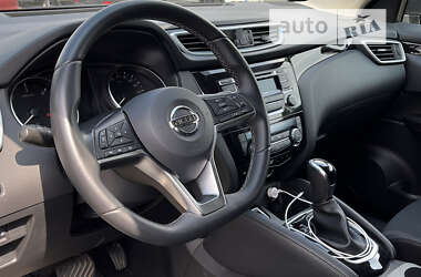 Позашляховик / Кросовер Nissan Qashqai 2020 в 