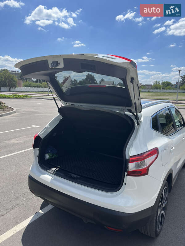 Внедорожник / Кроссовер Nissan Qashqai 2014 в Сарнах