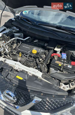 Внедорожник / Кроссовер Nissan Qashqai 2014 в 