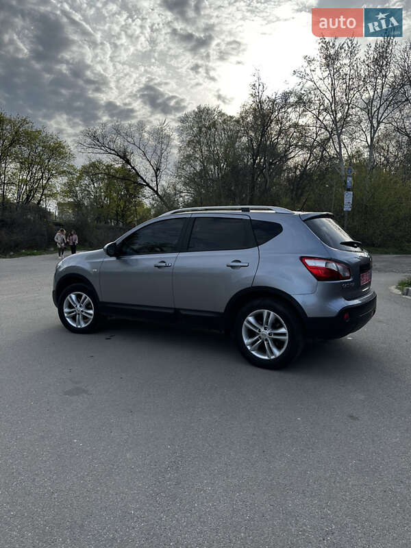 Внедорожник / Кроссовер Nissan Qashqai 2010 в Днепре
