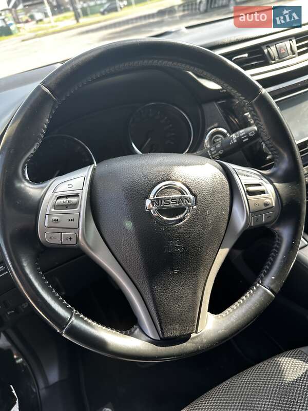 Внедорожник / Кроссовер Nissan Qashqai 2015 в Луцке