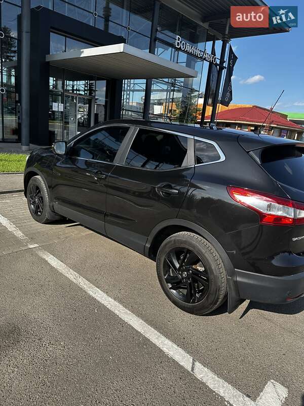 Внедорожник / Кроссовер Nissan Qashqai 2015 в Луцке