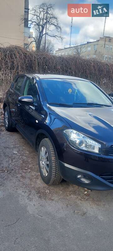 Внедорожник / Кроссовер Nissan Qashqai 2010 в Черновцах