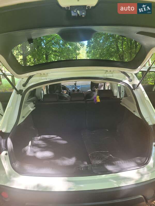 Внедорожник / Кроссовер Nissan Qashqai 2012 в Ямполе