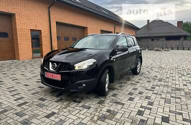 Позашляховик / Кросовер Nissan Qashqai 2011 в Рівному