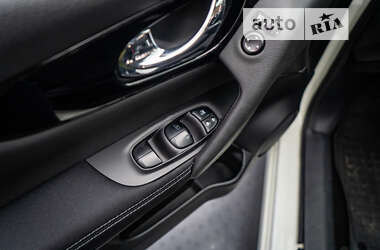 Внедорожник / Кроссовер Nissan Qashqai 2017 в 