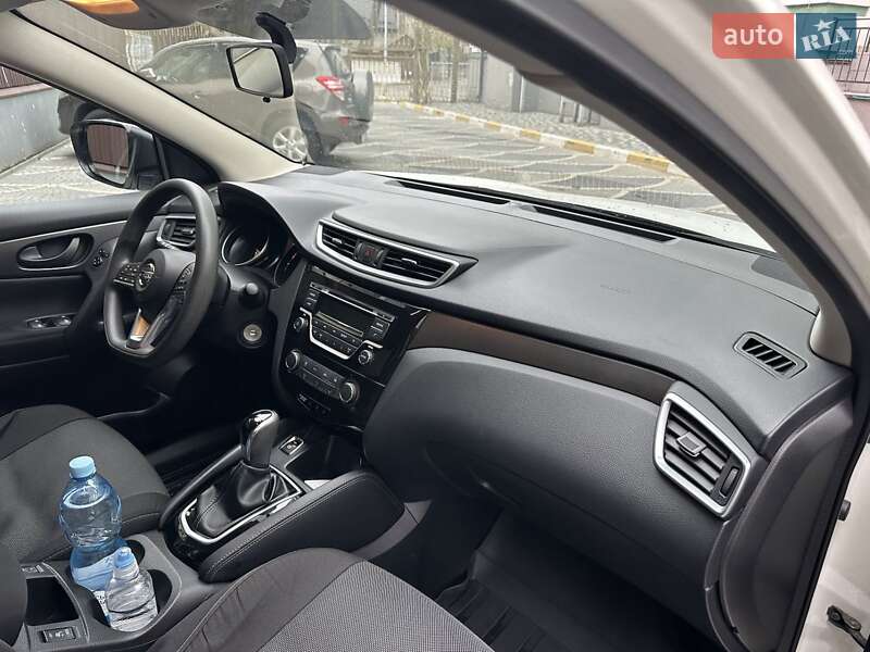 Внедорожник / Кроссовер Nissan Qashqai 2017 в Киеве