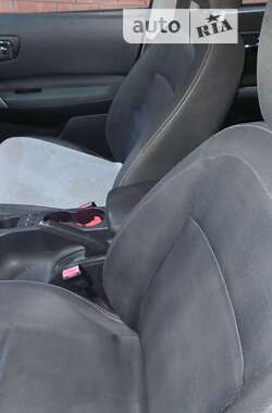 Внедорожник / Кроссовер Nissan Qashqai 2010 в 