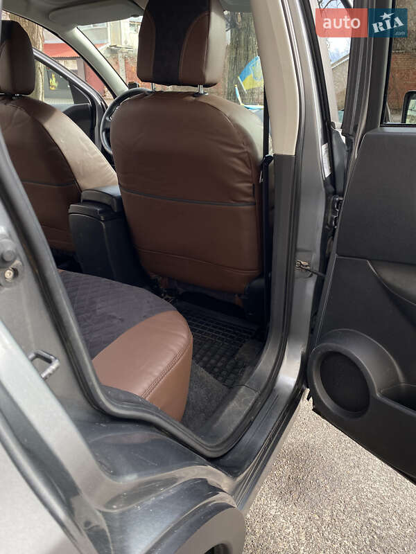Позашляховик / Кросовер Nissan Qashqai 2011 в Києві