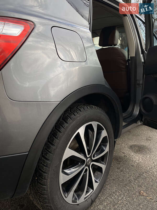 Позашляховик / Кросовер Nissan Qashqai 2011 в Києві