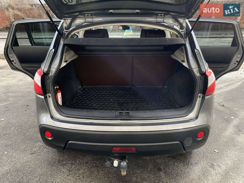 Позашляховик / Кросовер Nissan Qashqai 2011 в Києві