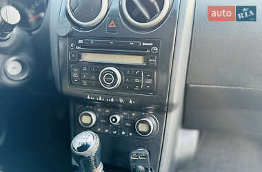 Внедорожник / Кроссовер Nissan Qashqai 2007 в 