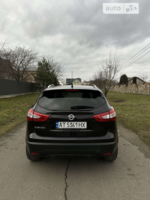 Внедорожник / Кроссовер Nissan Qashqai 2016 в Ивано-Франковске