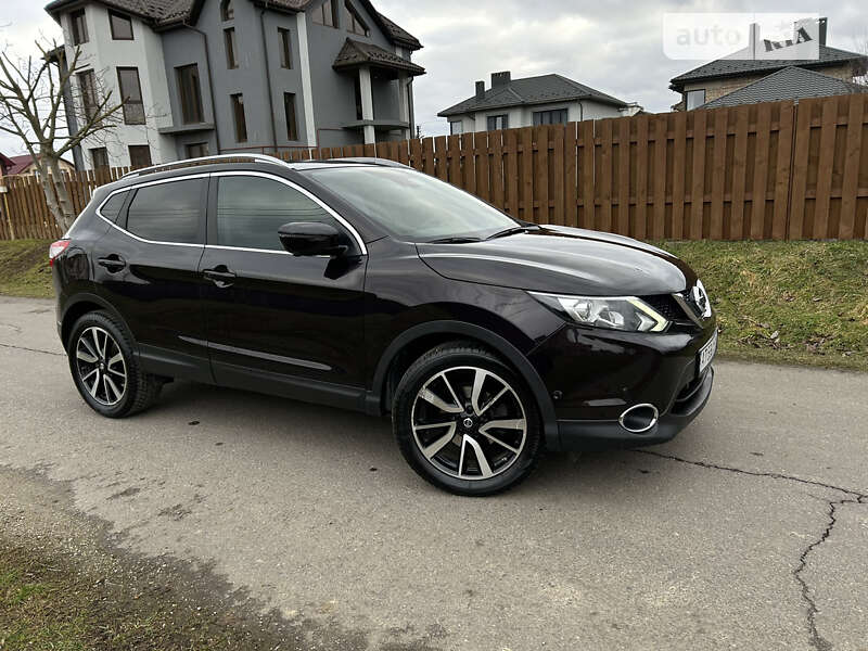 Внедорожник / Кроссовер Nissan Qashqai 2016 в Ивано-Франковске
