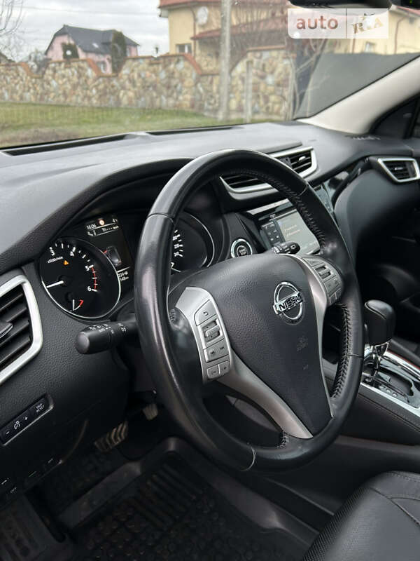 Внедорожник / Кроссовер Nissan Qashqai 2016 в Ивано-Франковске