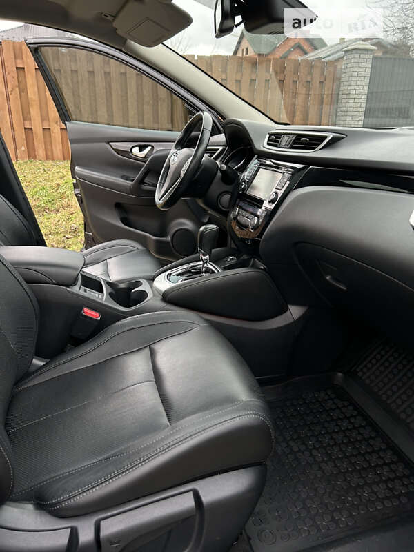 Внедорожник / Кроссовер Nissan Qashqai 2016 в Ивано-Франковске