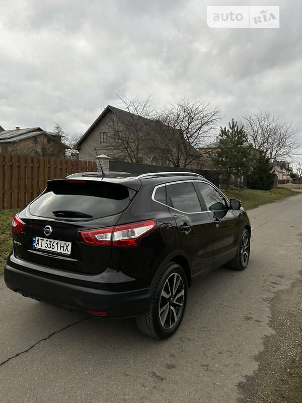 Внедорожник / Кроссовер Nissan Qashqai 2016 в Ивано-Франковске