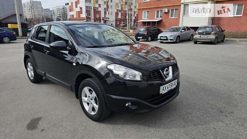 Позашляховик / Кросовер Nissan Qashqai 2010 в Харкові