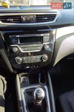 Позашляховик / Кросовер Nissan Qashqai 2015 в Рівному