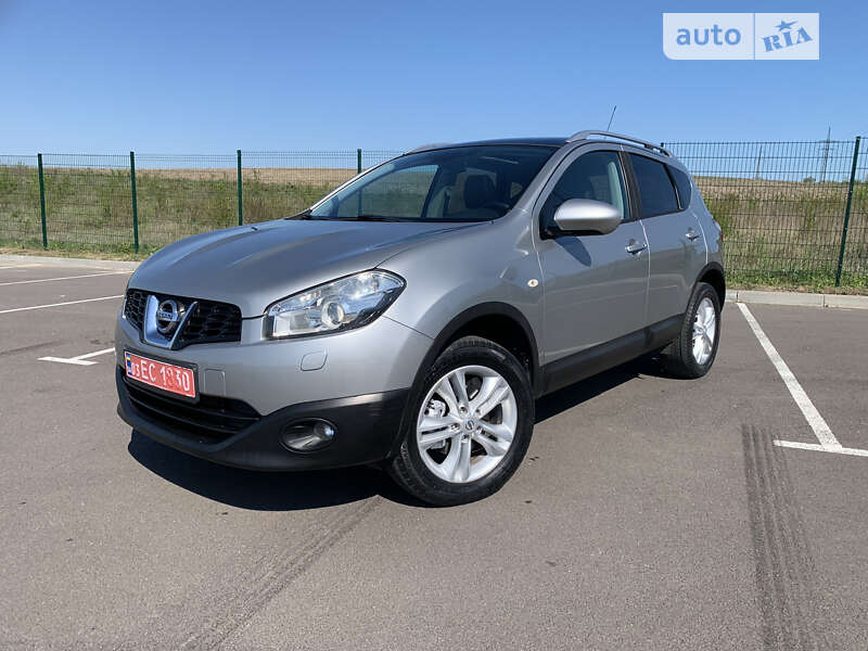 Позашляховик / Кросовер Nissan Qashqai 2010 в Рівному