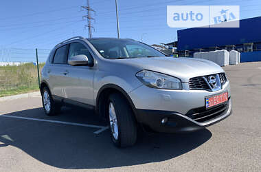 Позашляховик / Кросовер Nissan Qashqai 2010 в Рівному