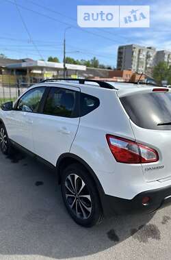 Внедорожник / Кроссовер Nissan Qashqai 2013 в Чернигове