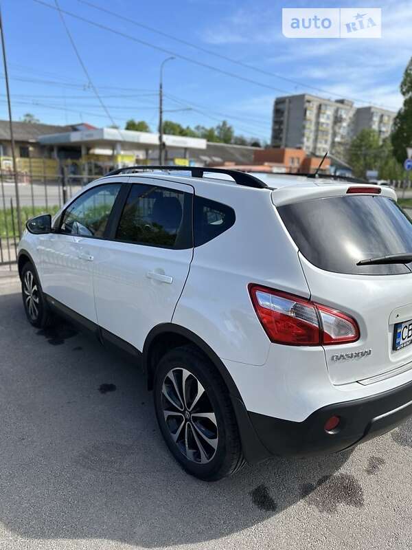 Внедорожник / Кроссовер Nissan Qashqai 2013 в Чернигове