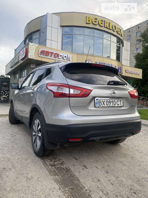 Внедорожник / Кроссовер Nissan Qashqai 2014 в Каменец-Подольском
