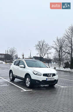 Внедорожник / Кроссовер Nissan Qashqai 2010 в 