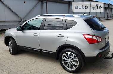 Внедорожник / Кроссовер Nissan Qashqai 2010 в Ивано-Франковске