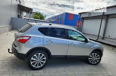 Внедорожник / Кроссовер Nissan Qashqai 2010 в Ивано-Франковске