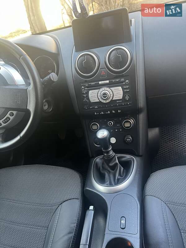 Позашляховик / Кросовер Nissan Qashqai 2009 в Львові