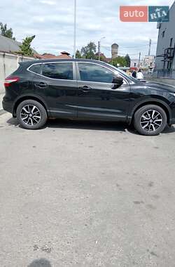 Позашляховик / Кросовер Nissan Qashqai 2015 в Полтаві