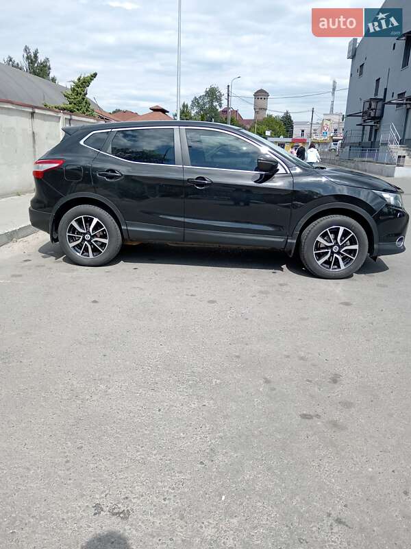 Внедорожник / Кроссовер Nissan Qashqai 2015 в Полтаве