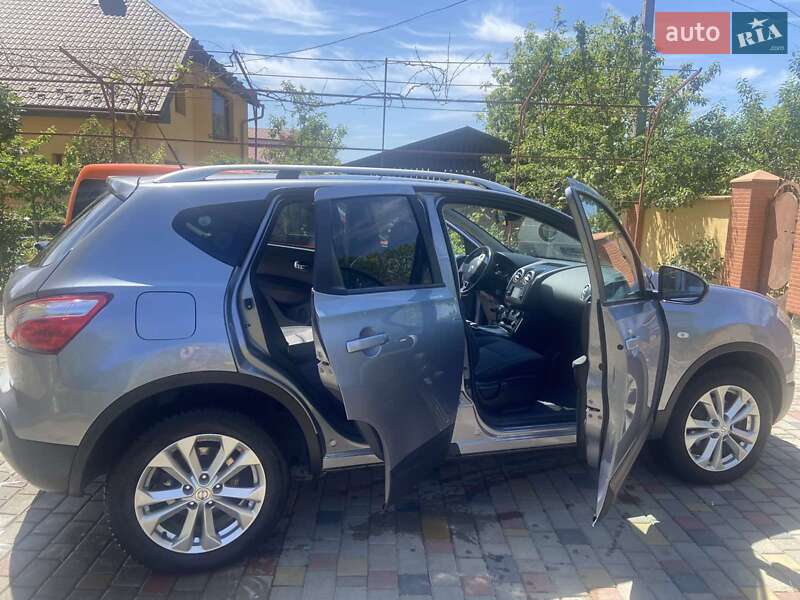 Внедорожник / Кроссовер Nissan Qashqai 2010 в Ивано-Франковске