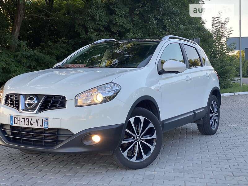 Позашляховик / Кросовер Nissan Qashqai 2012 в Луцьку