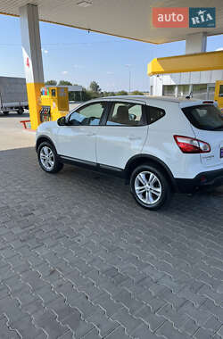 Внедорожник / Кроссовер Nissan Qashqai 2011 в Сваляве