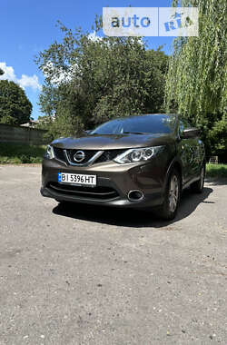 Внедорожник / Кроссовер Nissan Qashqai 2015 в Полтаве